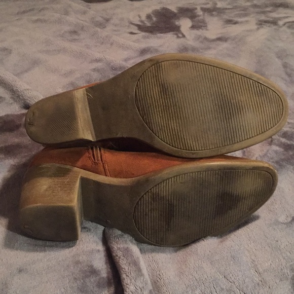 Brown boots - Picture 3 of 3